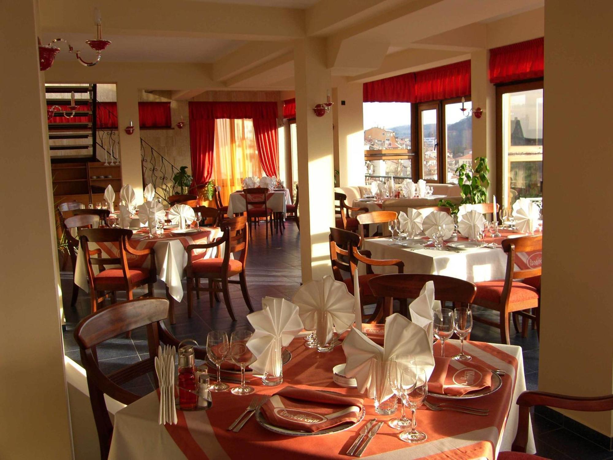 Meridian Hotel Bolyarski Велико-Тырново Ресторан фото